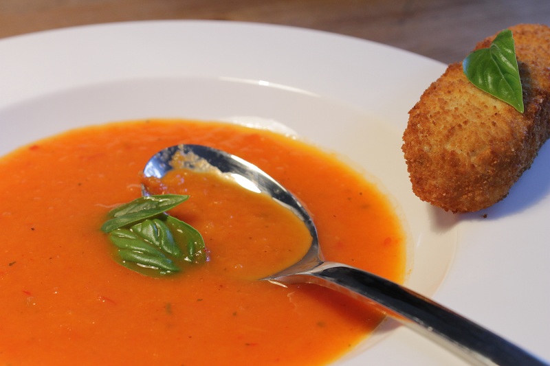 Paprika-Tomaten-Suppe | neverstopeating